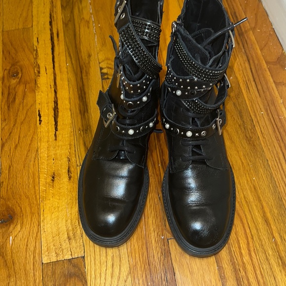 Zara Boots - Picture 1 of 4